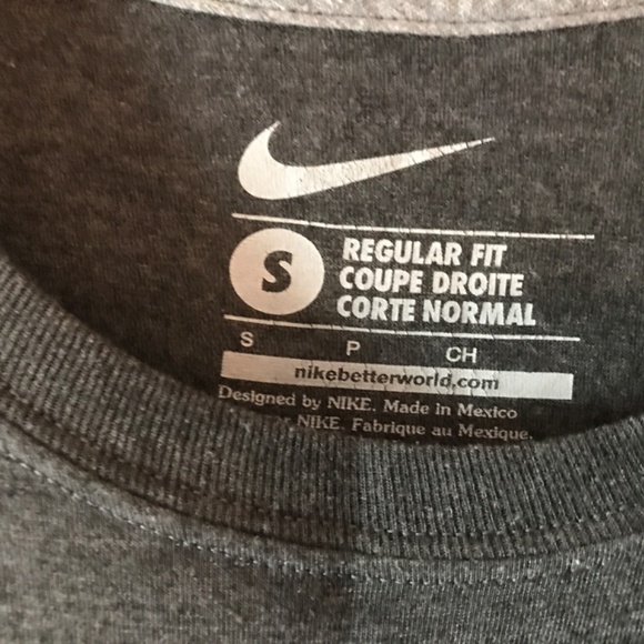 ST. LOUIS CARDINALS NIKE WOMEN’S REGULAR FIT SMALL SHORT SLEEVE SHIRT - Picture 2 of 3